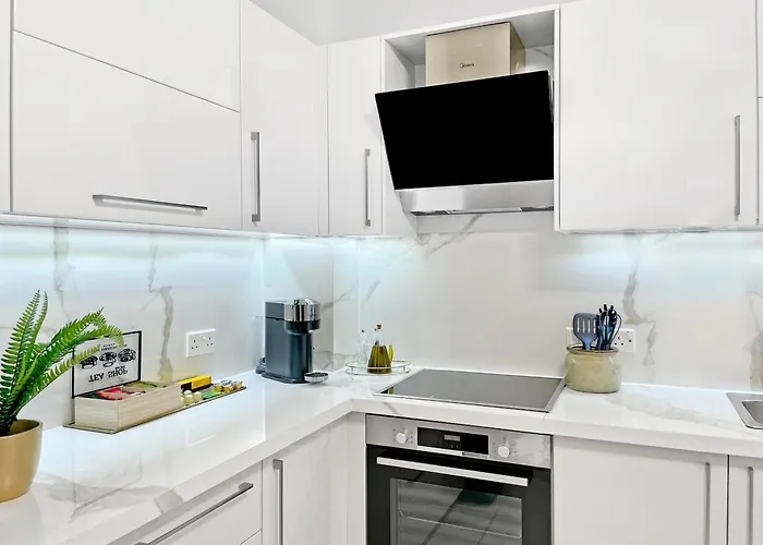 The Encino - Luxury Seaside * 拉纳卡