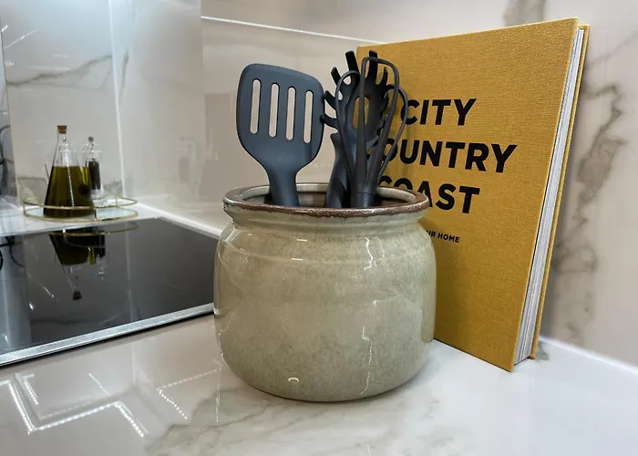 The Encino - Luxury Seaside