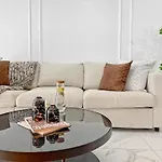 The Encino - Luxury Seaside Apartamento Larnaca