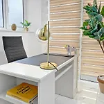 The Encino - Luxury Seaside Apartamento *