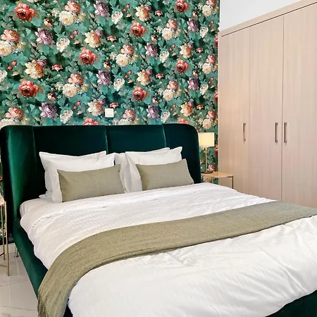 The Encino - Luxury Seaside Apartament
